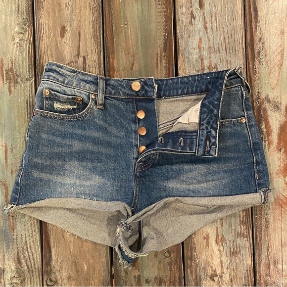 Cleo & Wolf 28 (US 6) Denim Shorts High Rise Button Fly Stretch Cuffed Cowgirl - Picture 9 of 10